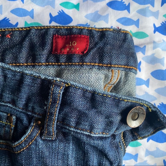 Blue Jeans - Picture 2 of 5